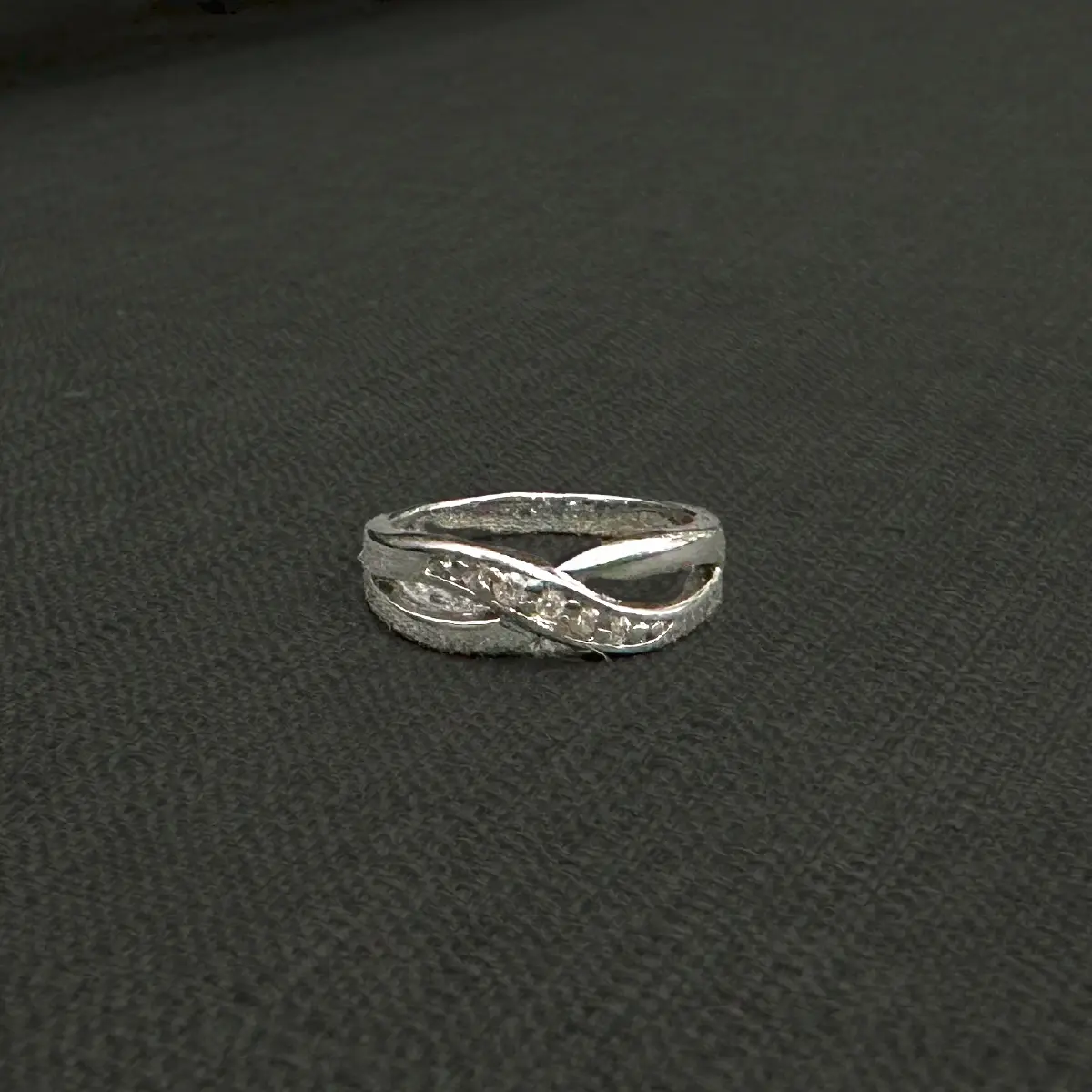 แหวนเงิน Infinite เพชรแถวด้านเดียว สวยหรู