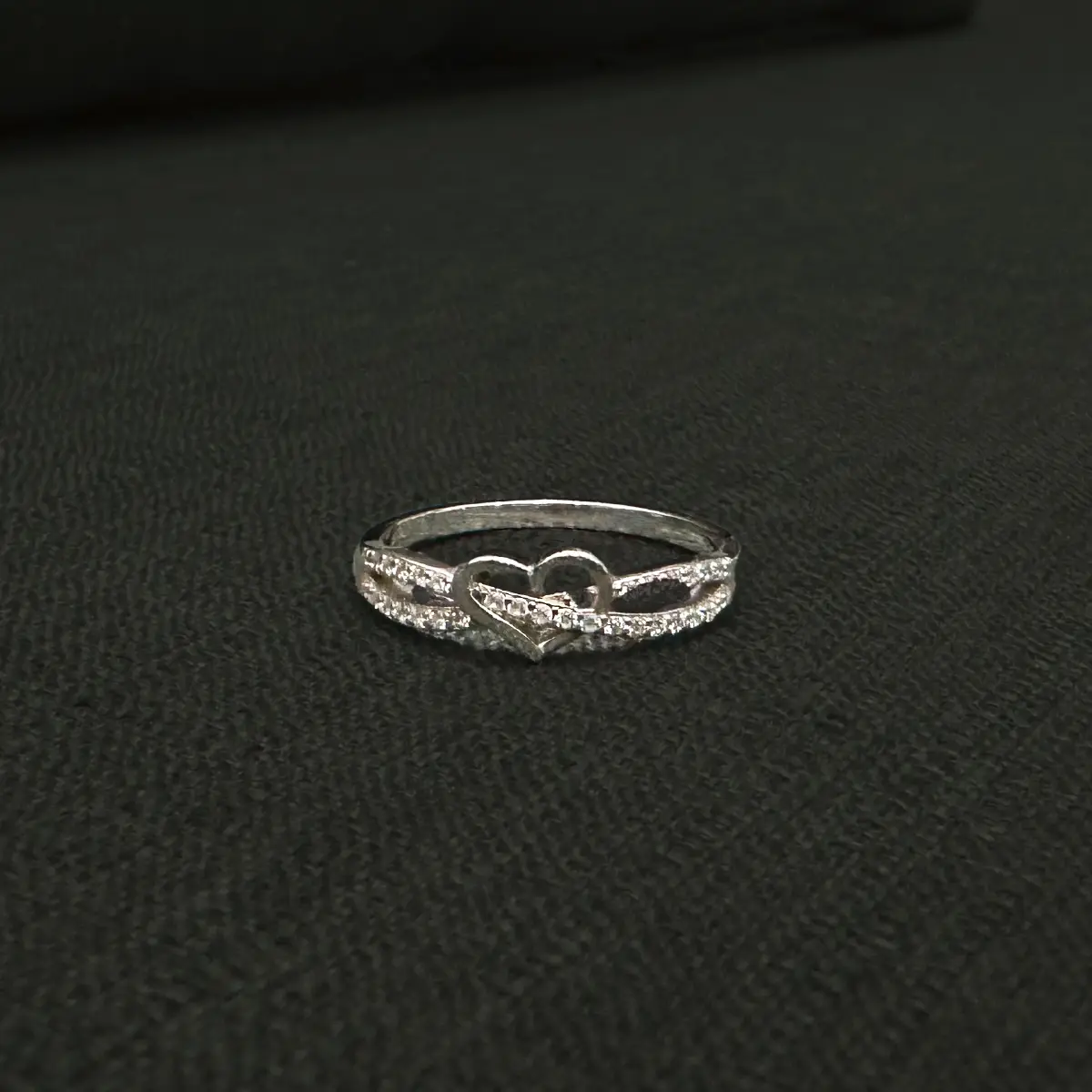 แหวนเงิน เพชรอบ Inifity Heart 02