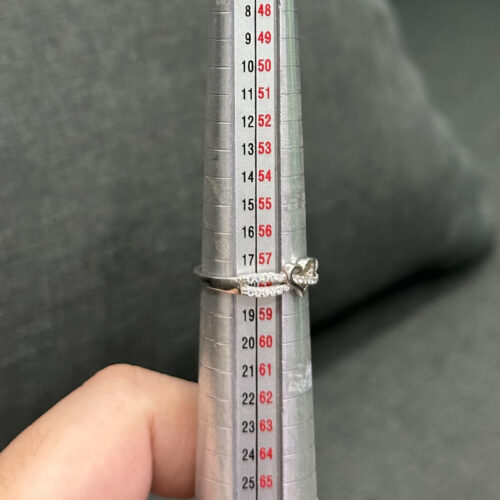 แหวนเงิน เพชรอบ Inifity Heart 03