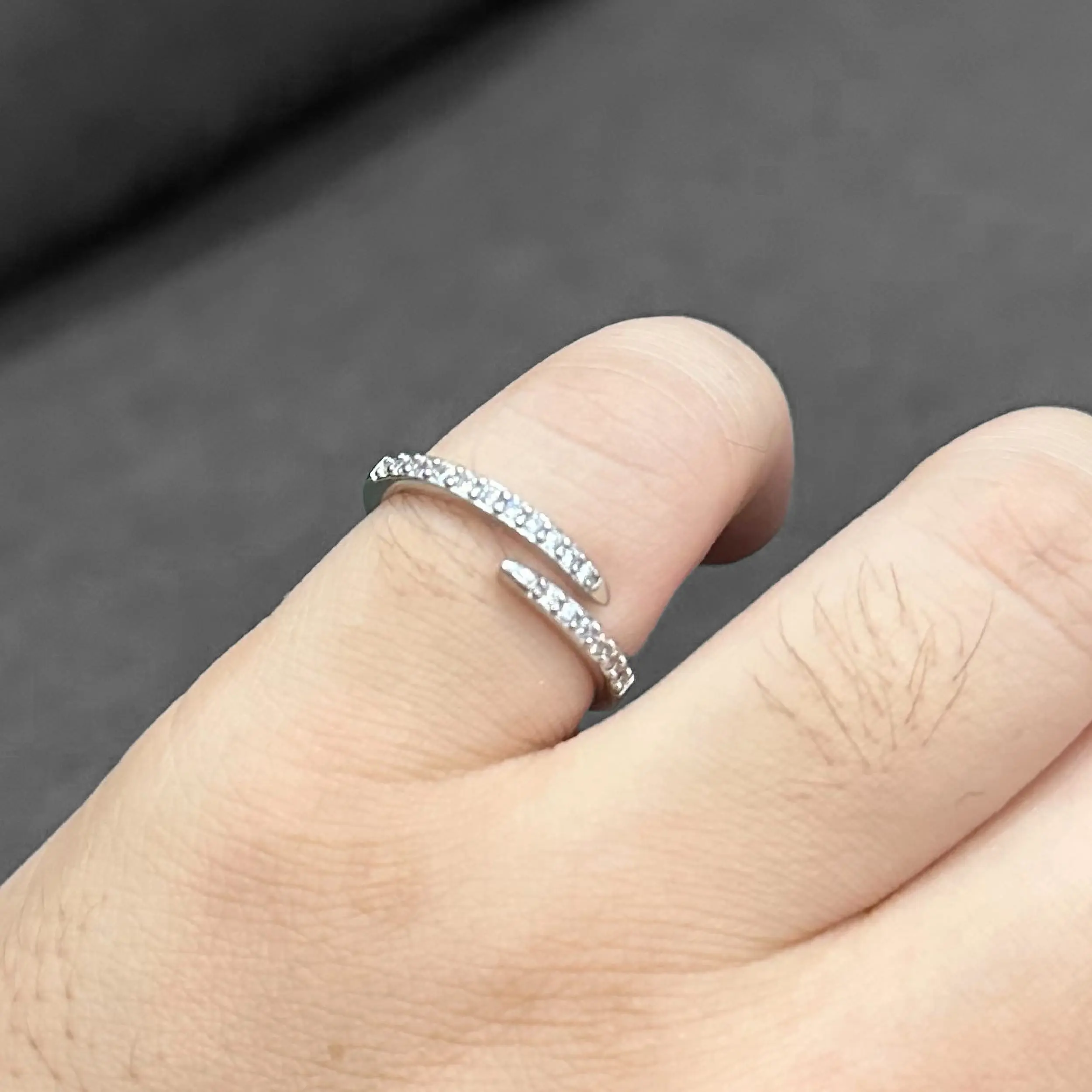 แหวนเงิน เพชรแถว Unconverge Collections 01