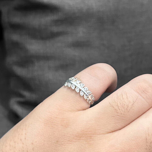 แหวนเงินลายใบไม้ เพชรแถวรอบใบ FirstLeaf 01