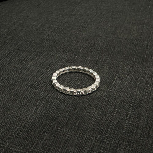 แหวนเงินเพชรแถวรอบวง ลายยัก 01