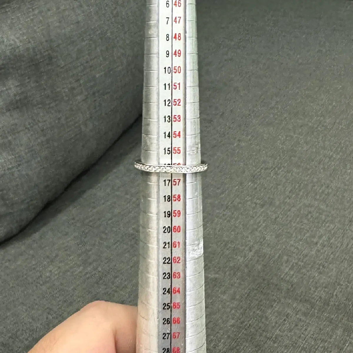 แหวนเพชรกลม เรียบๆ ขนาด50mm 03