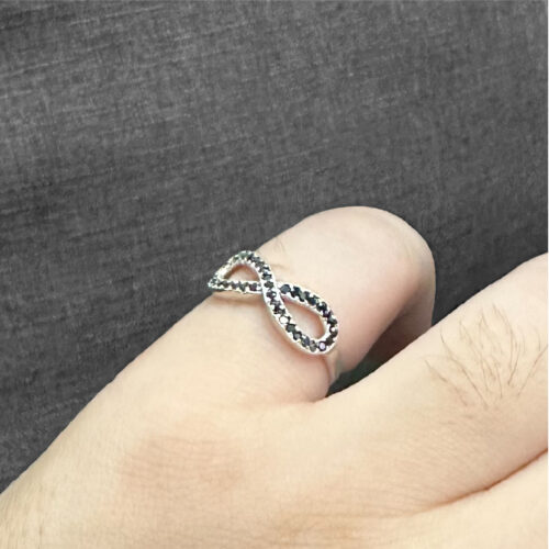 แหวนเงิน Infinite Black Sapphire 01